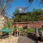 Wonky With Amazing Garden - Pass The Keys *