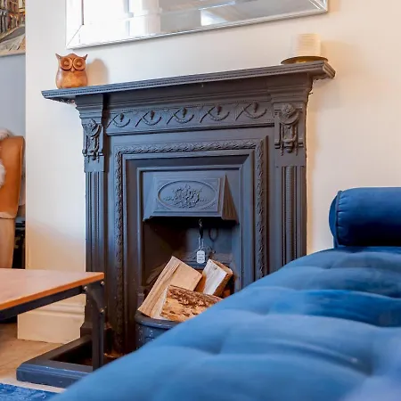 Holiday home Wonky With Amazing Garden - Pass The Keys Leeds (West Yorkshire)