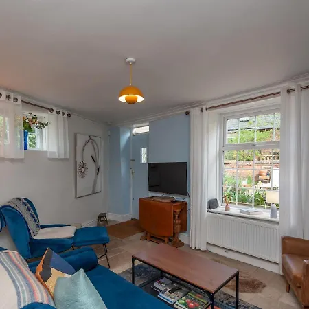 Wonky With Amazing Garden - Pass The Keys Leeds (West Yorkshire)