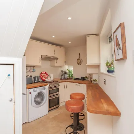 بيت للعطل Wonky With Amazing Garden - Pass The Keys ليدز