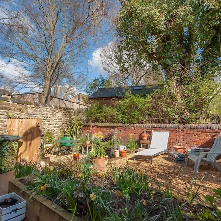 بيت للعطل Wonky With Amazing Garden - Pass The Keys ليدز