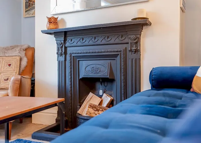 Holiday home Wonky With Amazing Garden - Pass The Keys Leeds (West Yorkshire)