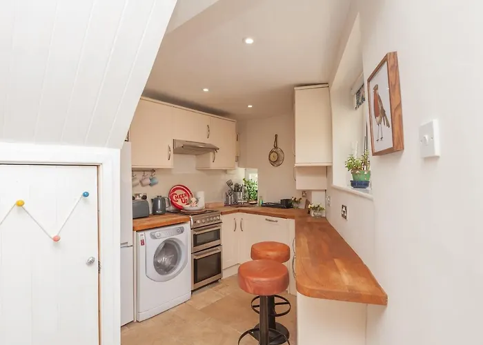 Holiday home Wonky With Amazing Garden - Pass The Keys Leeds (West Yorkshire)