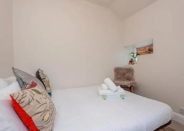 Wonky With Amazing Garden - Pass The Keys 度假居 *