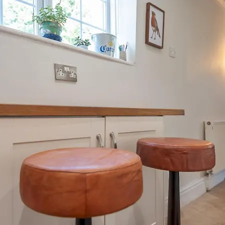 Wonky With Amazing Garden - Pass The Keys Feriehus