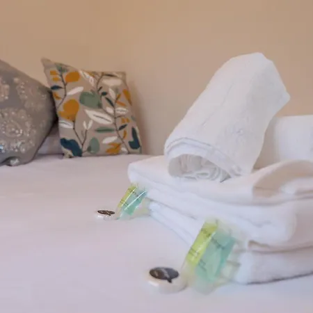 Wonky With Amazing Garden - Pass The Keys Feriehus *