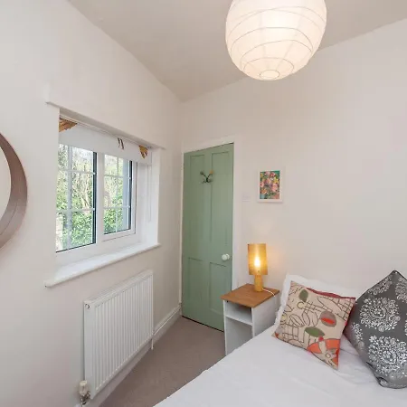 Wonky With Amazing Garden - Pass The Keys