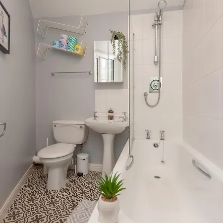 Feriehus Wonky With Amazing Garden - Pass The Keys Leeds (West Yorkshire)