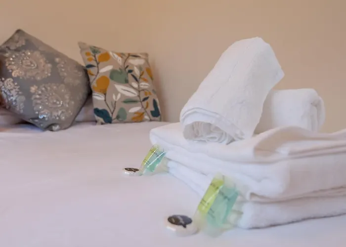 Wonky With Amazing Garden - Pass The Keys Casa de Férias *